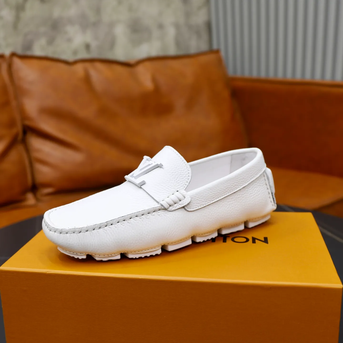 Ex-factory price: 480💰【LV】Louis Vuitton ⚠️High-end men’s driving and pedal series ⚠️38-44 (customized for 45) ⚠️All original cowhide leather! Thick and soft! Made entirely of calfskin lining! Rubber sheet anti-slip beanie sole! Three-dimensional package technology! Fashionable and classic! Handicrafts! Original high quality! Feel free to compare!
